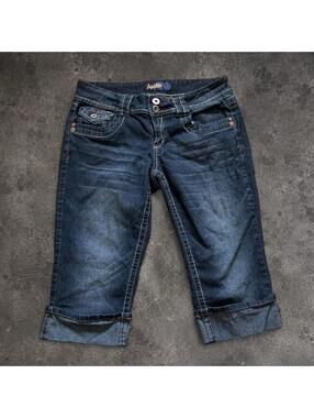 Fire Y2K Angels capri jeans with a low rise fit